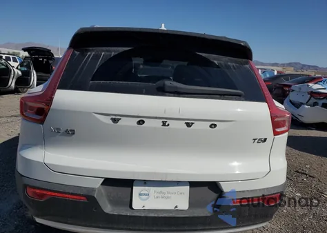 2019 Volvo Xc40 T5 Momentum z USA, uszkodzony, nr VIN YV4162UK5K2116986